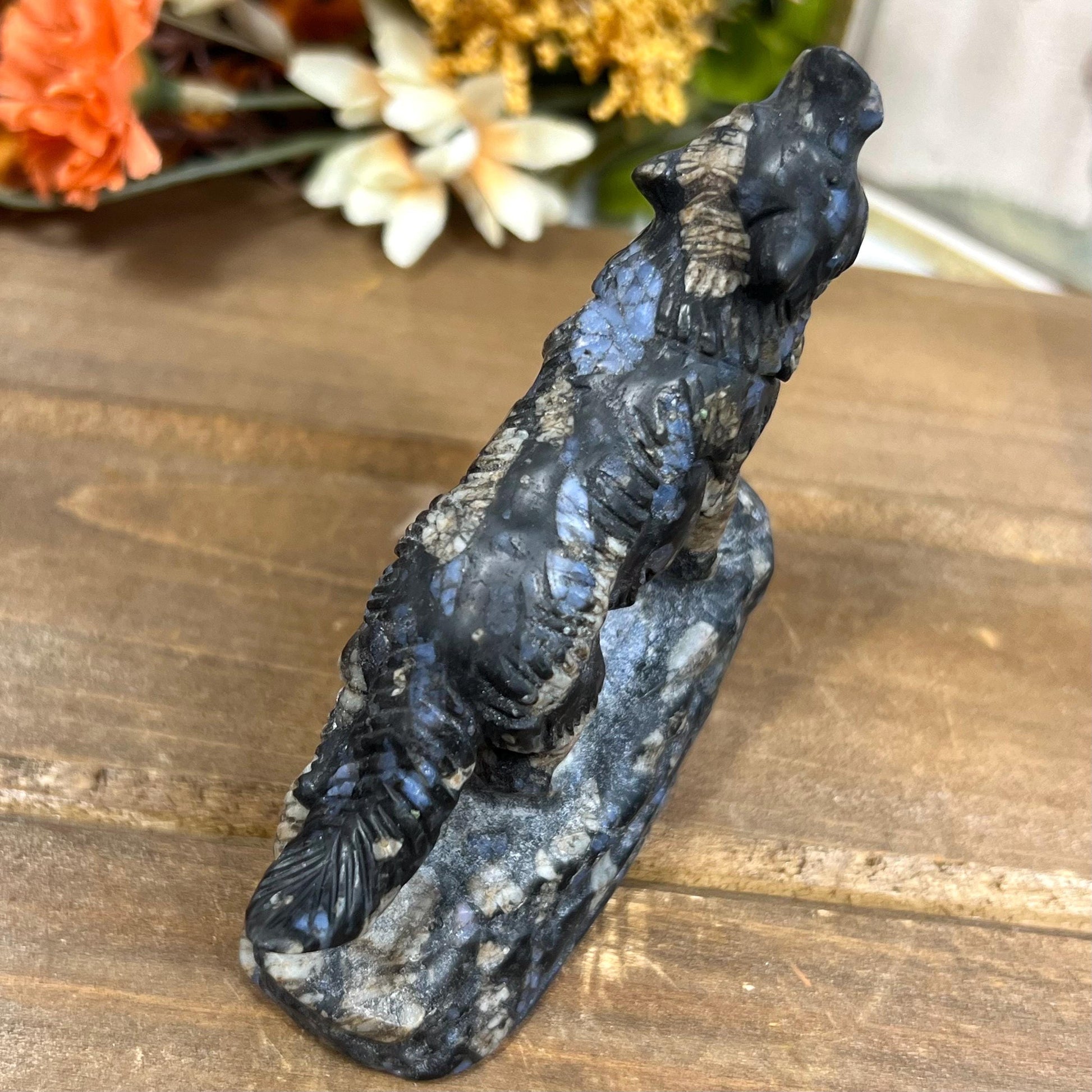 Que Sera Howling Wolf Carving | Rhyolite Wolf | Crystal Wolf