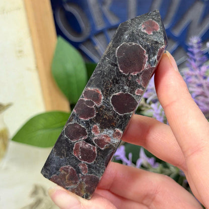 Arfvedsonite Tower | Arfvedsonite and Garnet