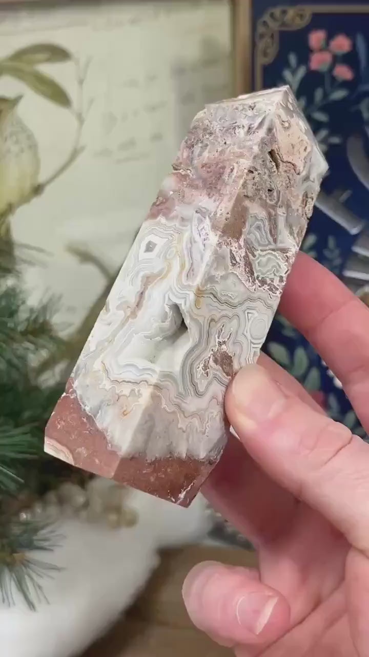 Druzy Mexican Lace Agate Tower