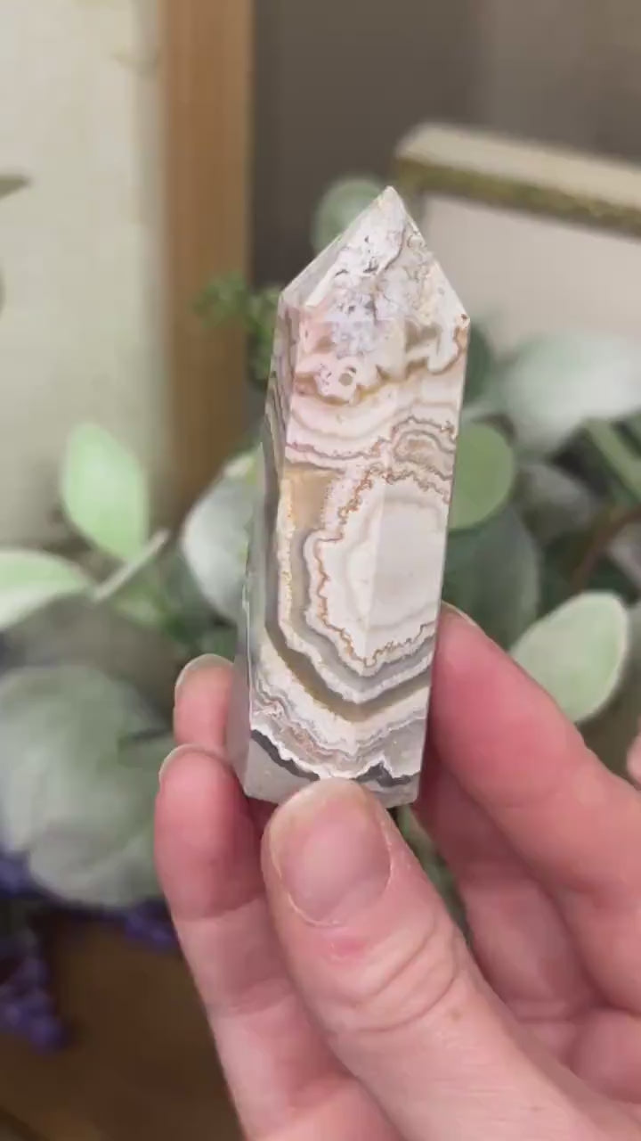 Mexican Lace Agate Tower