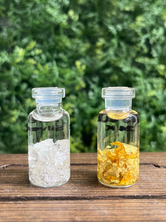 Small Crystal Flakes Bottle | Gold Flakes | Silver Flakes